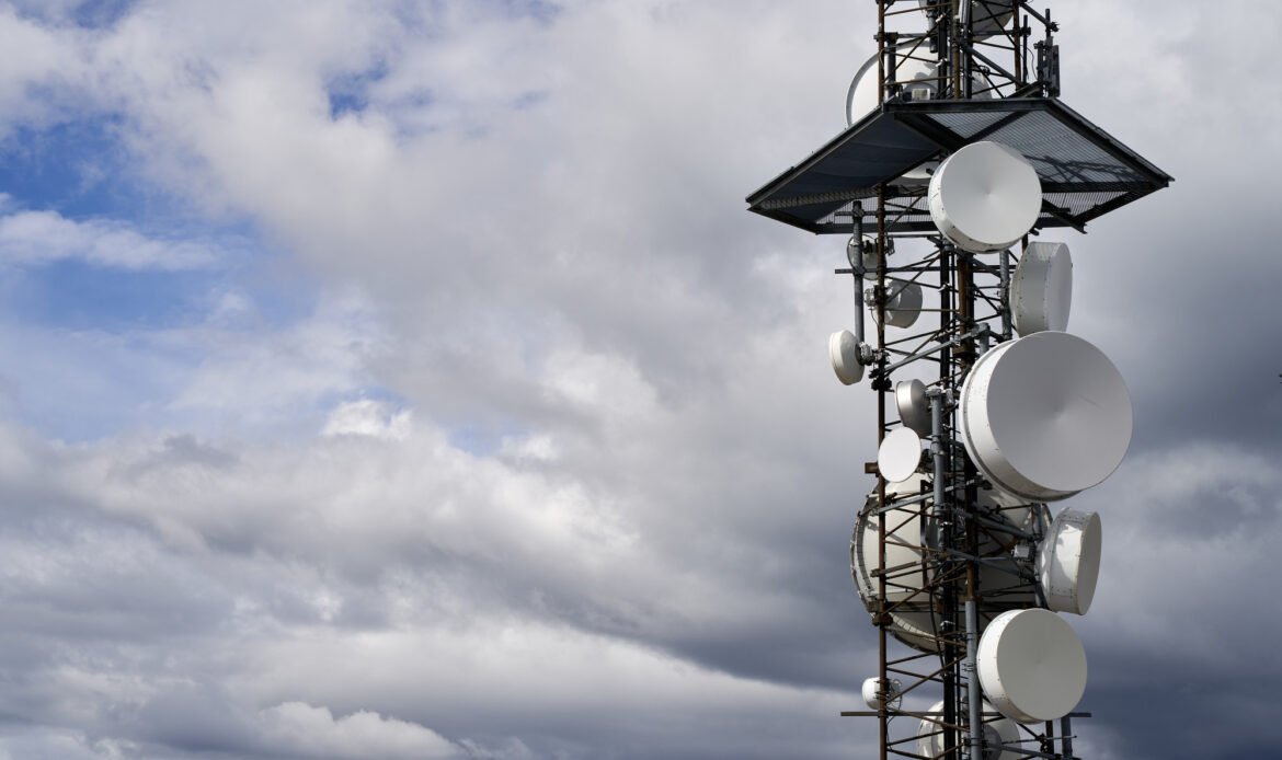 Technology & Telecommunications